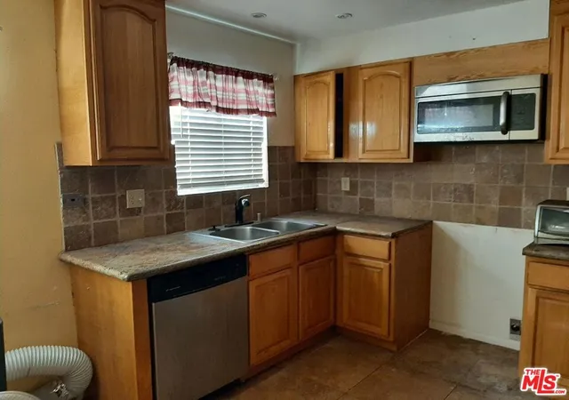 5th image of 719 N Eucalyptus Ave #6C, Inglewood, CA 90302 | MLS# 26651619