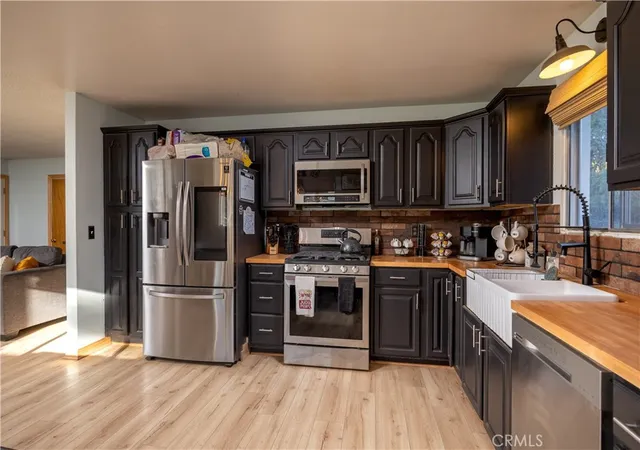 Photo 3 of Single family home for sale at 332 Grenfall Ln, Big Bear City, CA 92314 | MLS# IG26028768 | Listing updated on 2026-05-08