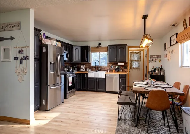 Photo 4 of Single family home for sale at 332 Grenfall Ln, Big Bear City, CA 92314 | MLS# IG26028768 | Listing updated on 2026-05-08
