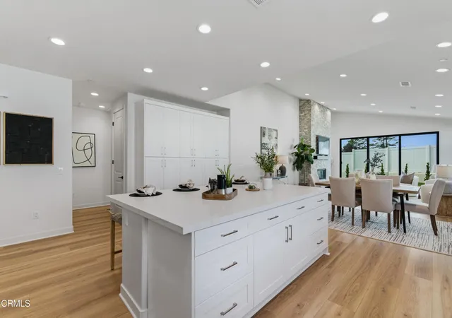 3rd image of 306 E Las Flores Dr, Altadena, CA 91001 | MLS# P1-25858