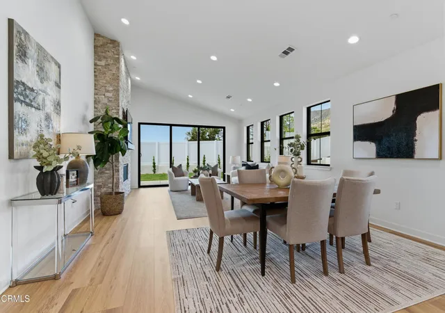 5th image of 306 E Las Flores Dr, Altadena, CA 91001 | MLS# P1-25858