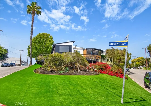 Homes for sale in Newport Beach, CA | 300 Holmwood Dr, Newport Beach, CA 92663 | MLS# OC26033125