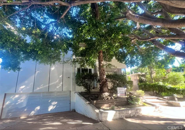 Homes for sale in Santa Monica, CA | 1813 9th St, Santa Monica, CA 90404 | MLS# AR26033449