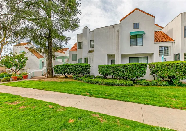 4th image of 1340 Glenwood Rd, Glendale, CA 91201
