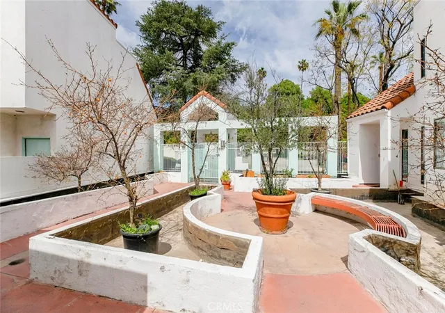 5th image of 1340 Glenwood Rd, Glendale, CA 91201