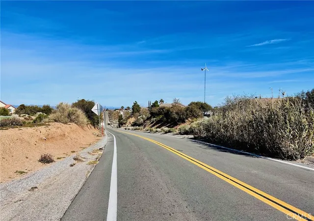 4th image of 8248 Baldy Mesa, Phelan, CA 92371 | MLS# HD26031640
