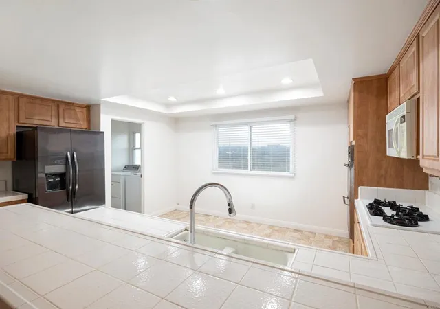4th image of 13236 Fiji Wy #L, Marina Del Rey, CA 90292 | MLS# NDP2601443
