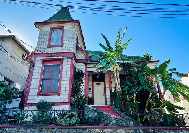 1st image of 1530 W Temple St, Los Angeles, CA 90026 | MLS# DW26032880