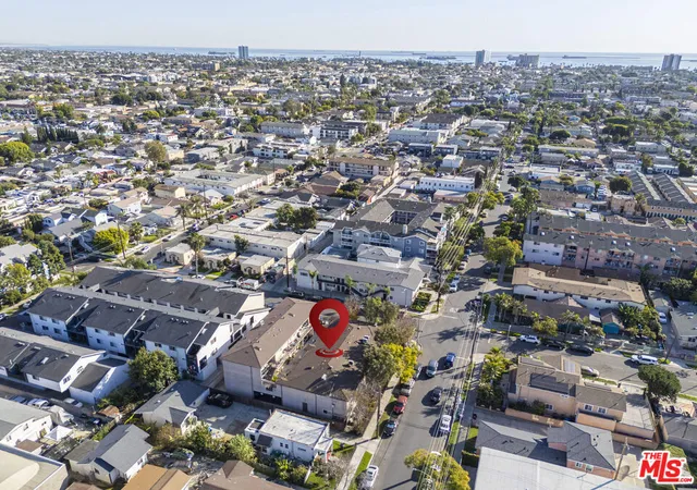 Homes for sale in Long Beach, CA | 1100 Walnut Avenue, Long Beach, CA 90813 | Houzeo