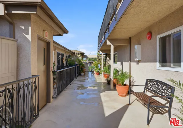 Homes for sale in Long Beach, CA | 1100 Walnut Ave, Long Beach, CA 90813
