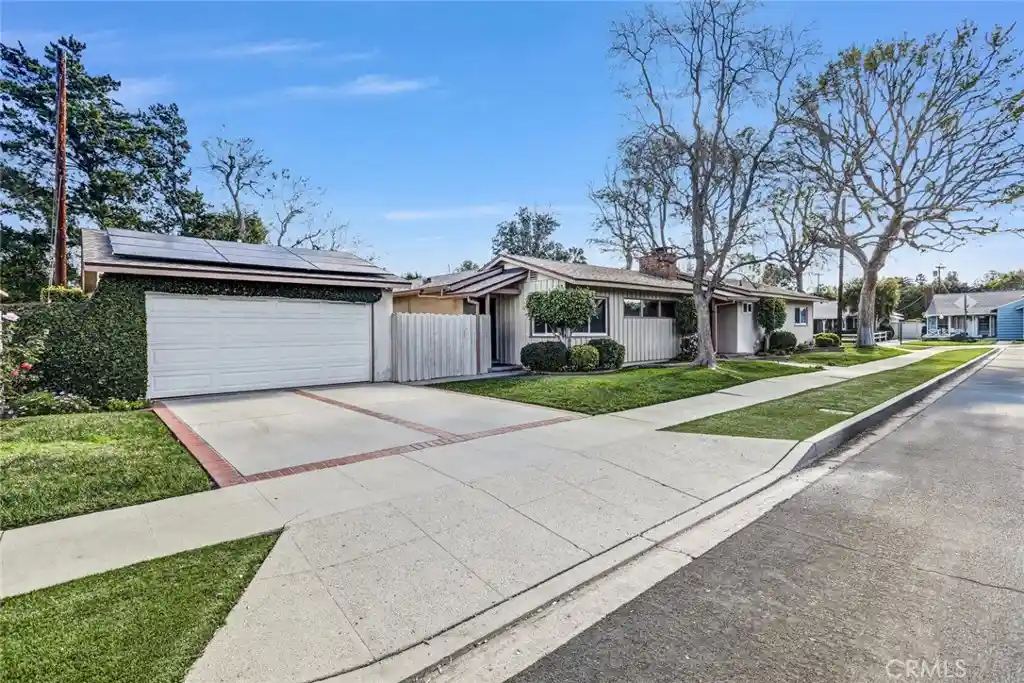 Photo 1 of Single family home for sale at 5906 Colbath, Van Nuys, CA 91401 | MLS# SR26033494 | Listing updated on 2026-10-08