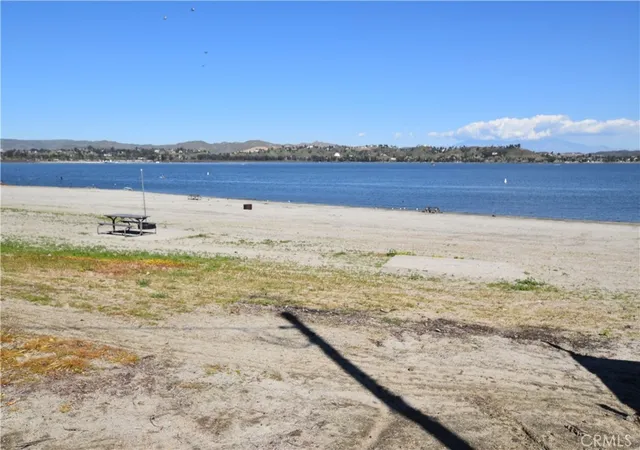 Photo 10 of Single family home for sale at 32976 Oleander, Lake Elsinore, CA 92530 | MLS# SW26033418 | Listing updated on 2026-10-01