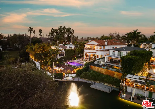 3rd image of 10064 Toluca Lake Ave, Toluca Lake, CA 91602 | MLS# 26652101