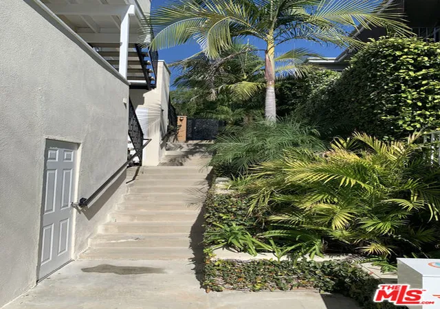 Photo 3 of Multi family home for sale at 4211 Franklin Ave, Los Angeles, CA 90027 | MLS# 26652037 | Listing updated on 2026-09-07
