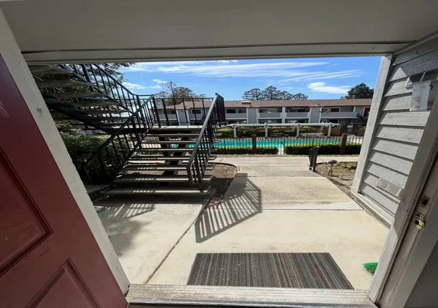2nd image of 29629 29629 Mountain Oak Ct, Hayward, CA 94544