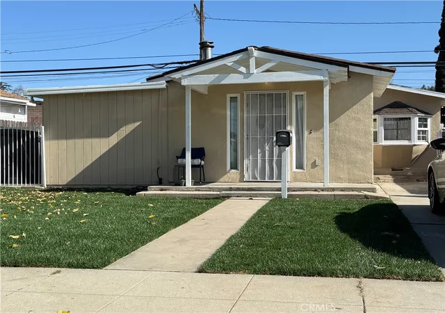 Photo 3 of Sale Pending at 6060 Myrtle Ave, Long Beach, CA 90805 | MLS# IG26033952 | Listing updated on 2026-10-06