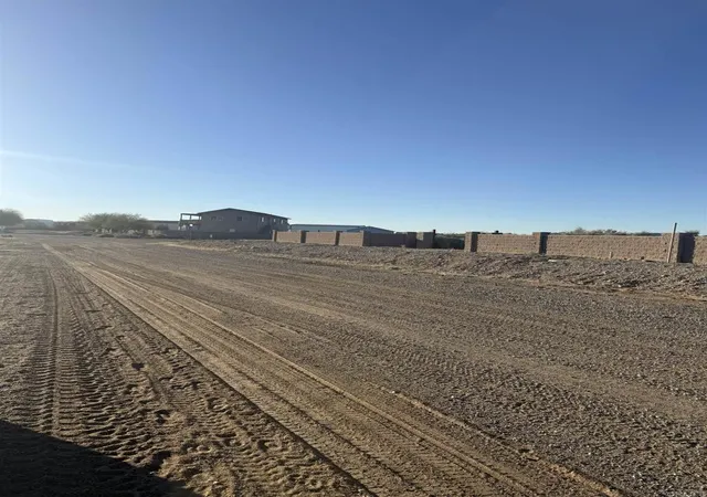 5th image of 2655 Rio Hacienda Wy, Palo Verde, CA 92266 | MLS# PTP2601195