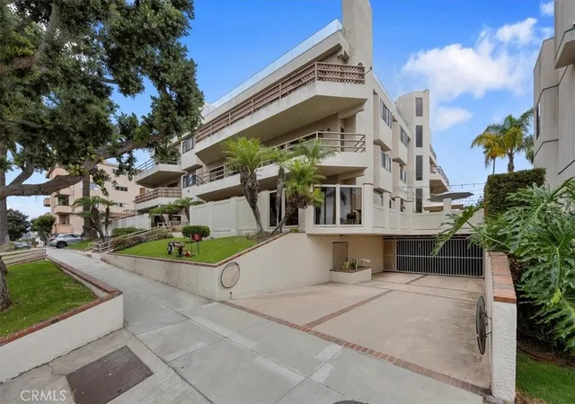 Homes for sale in Redondo Beach, CA | 512 Esplanade #303, Redondo Beach, CA 90277 | MLS# PV26033984