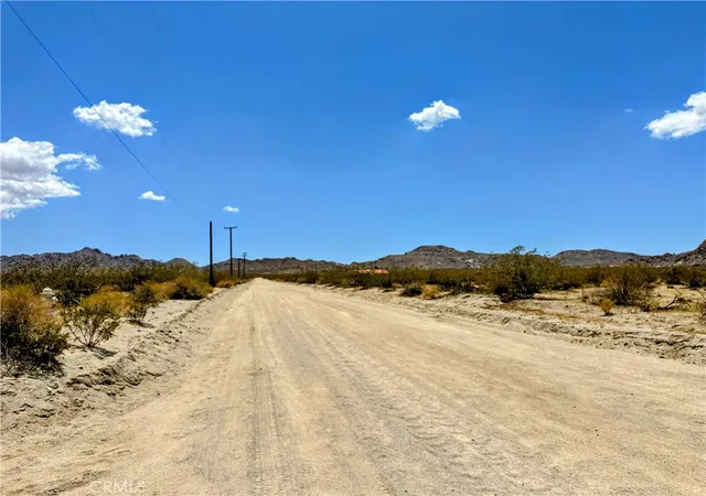 9th image of 5 Sunfair Rd, Joshua Tree, CA 92252 | MLS# JT26034084