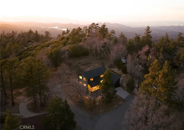 2nd image of 32945 Juniper Ln, Green Valley Lake, CA 92341 | MLS# IG26030494