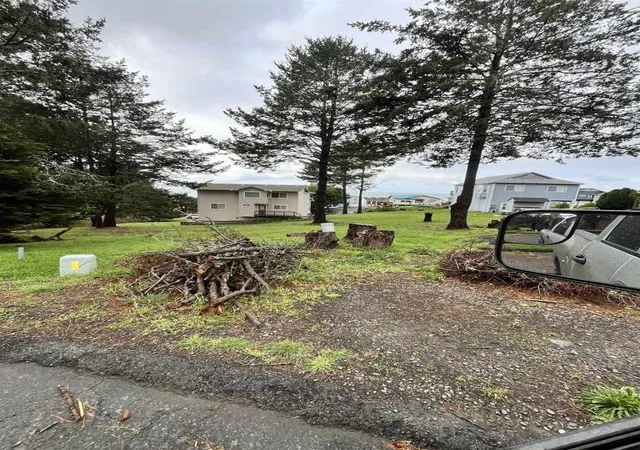5th image of 22 22 Spruce Ct, Whitethorn, CA 95589 | MLS# 41124129