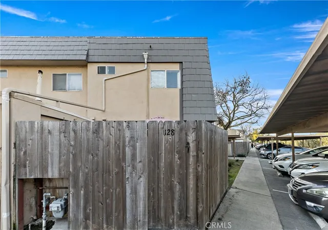 Homes for sale in Fresno, CA | 5188 W Ashlan, Fresno, CA 93727 | MLS# FR26034260