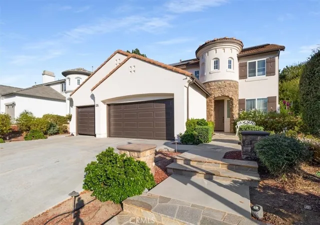 Photo 2 of Single family home for sale at 27569 Bottle Brush, Murrieta, CA 92562 | MLS# IG26034525 | Listing updated on 2026-09-30