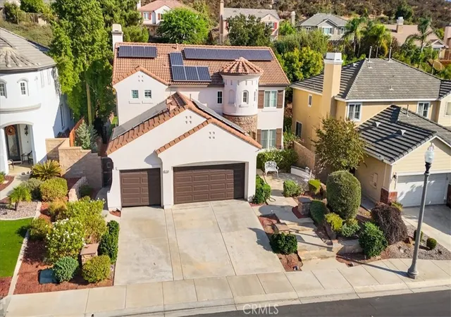 Photo 3 of Single family home for sale at 27569 Bottle Brush, Murrieta, CA 92562 | MLS# IG26034525 | Listing updated on 2026-09-30