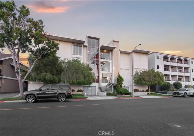Homes for sale in Long Beach, CA | 444 Obispo Ave, Long Beach, CA 90814