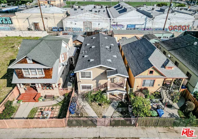 3rd image of 1531 Cambria St, Los Angeles, CA 90017 | MLS# 26648307