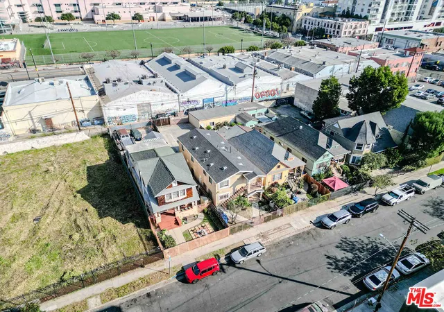 5th image of 1531 Cambria St, Los Angeles, CA 90017 | MLS# 26648307