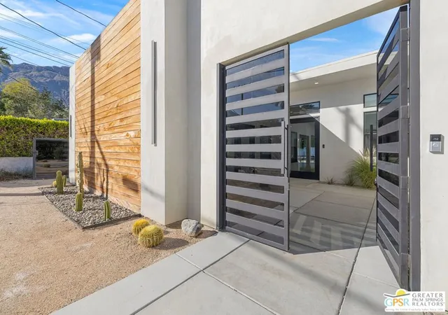 Homes for sale in Palm Springs, CA | 456 E Sonora Rd, Palm Springs, CA 92264 | MLS# 26646389PS