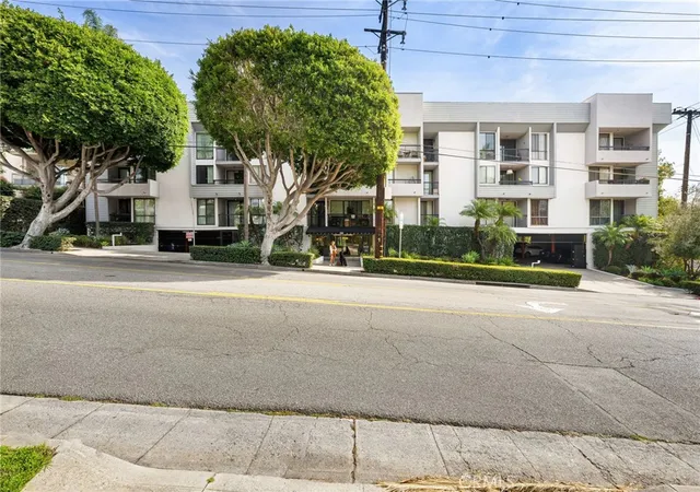 17th image of 906 N Doheny Dr #318, West Hollywood, CA 90069 | MLS# SR26035153