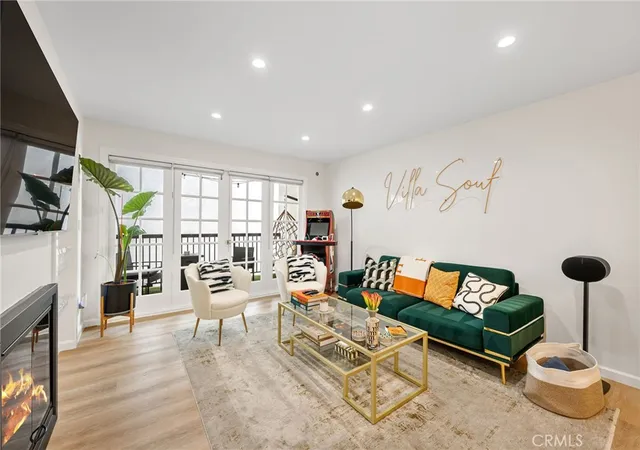 2nd image of 906 N Doheny Dr #318, West Hollywood, CA 90069 | MLS# SR26035153