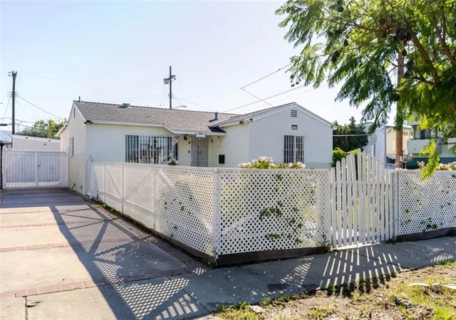 Photo 3 of Single family home for sale at 7230 Case Ave, Sun Valley, CA 91352 | MLS# GD26033801 | Listing updated on 2026-02-17