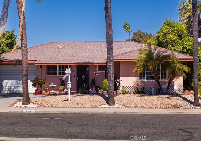 Photo 1 of Sale Pending at 1380 Teakwood, Hemet, CA 92543 | MLS# IG26018463 | Listing updated on 2026-09-11
