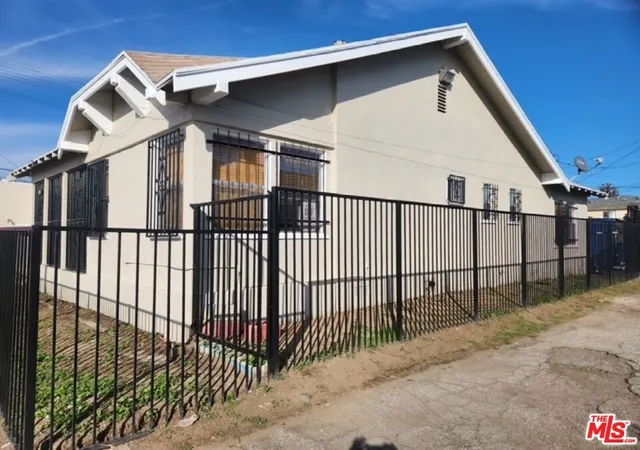 1st image of 5806 3rd Ave, Los Angeles, CA 90043 | MLS# 26652927