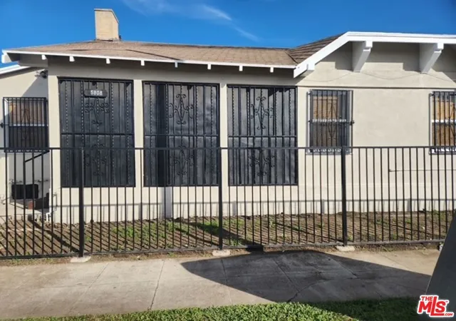 2nd image of 5806 3rd Ave, Los Angeles, CA 90043 | MLS# 26652927