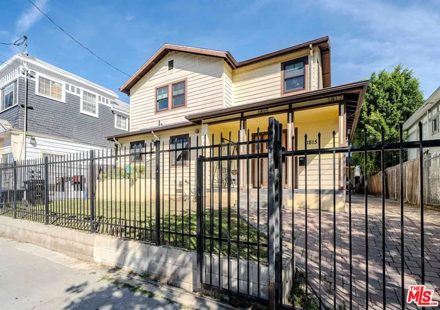 2nd image of 1817 W 12th St, Los Angeles, CA 90006 | MLS# 26652881