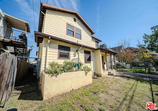 4th image of 1817 W 12Th St, Los Angeles, CA 90006 | MLS# 26652881