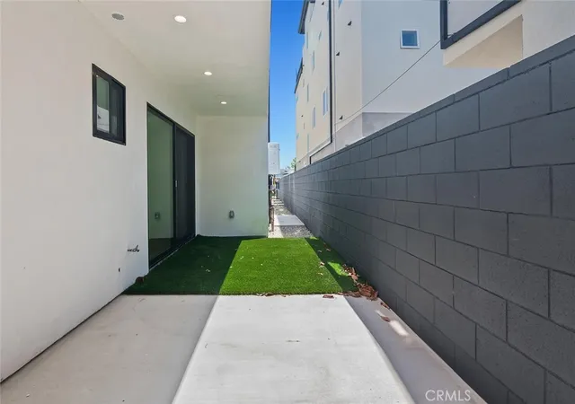 25th image of 2633 S Cochran, Los Angeles, CA 90016 | MLS# BB26035743