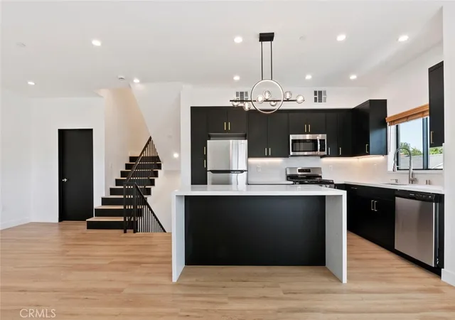 2nd image of 2633 S Cochran, Los Angeles, CA 90016 | MLS# BB26035743
