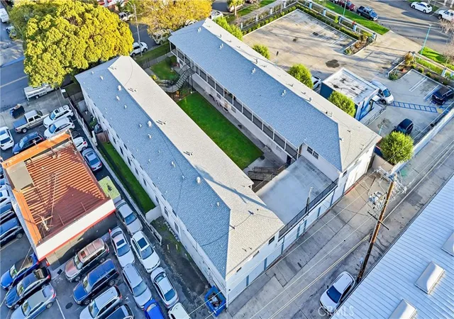 Photo 11 of Multi family home for sale at 116 S Orange, Santa Ana, CA 92701 | MLS# PW26035733 | Listing updated on 2026-09-23