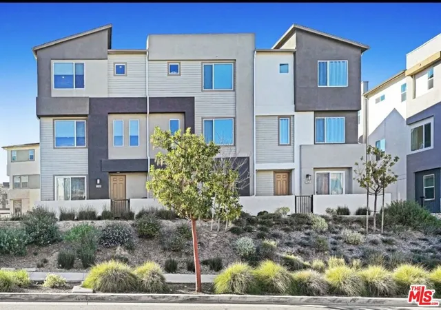 1st image of 27566 Manzanita Wy, Valencia, CA 91381 | MLS# 26652567