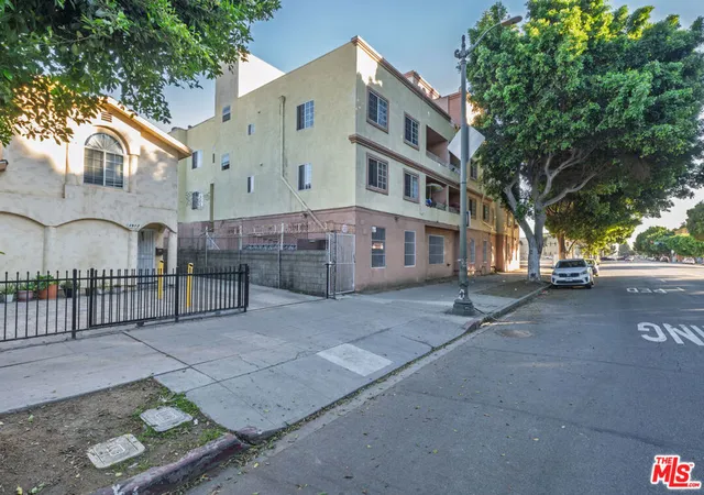 3rd image of 4920 S Broadway, Los Angeles, CA 90037 | MLS# 26653113