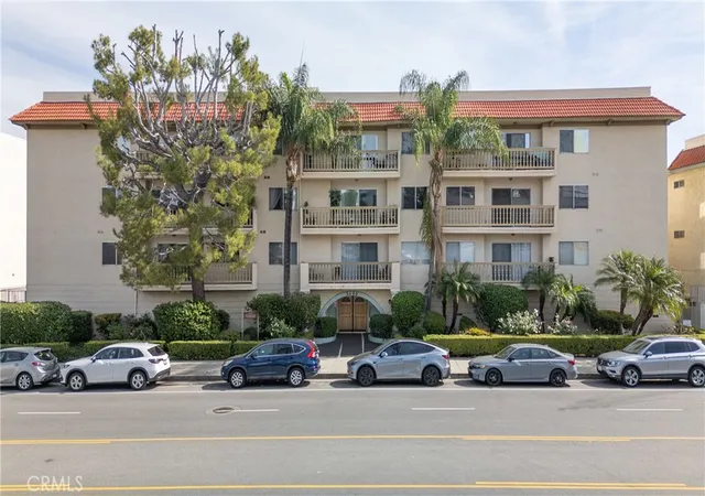 Homes for sale in Encino, CA | 5400 Lindley Ave #221, Encino, CA 91316 | MLS# GD26035713