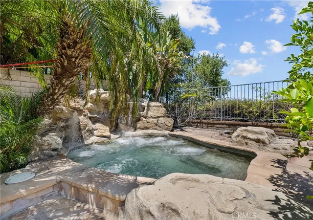 3rd image of 26846 Pine Hollow Ct, Valencia, CA 91381 | MLS# SR26025893