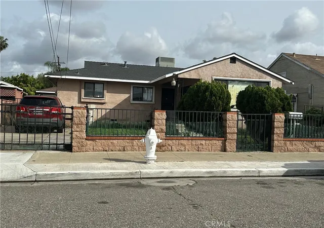 Homes for sale in Santa Ana, CA | 401 Franklin, Santa Ana, CA 92703 | MLS# SW26035384