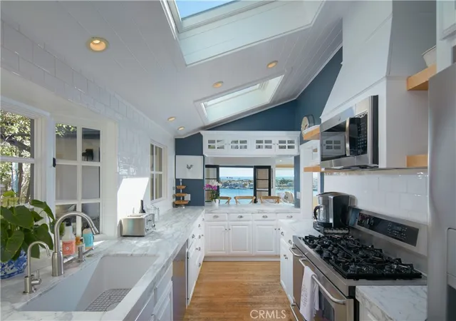 5th image of 2235 Pacific Dr, Corona Del Mar, CA 92625 | MLS# NP26035630