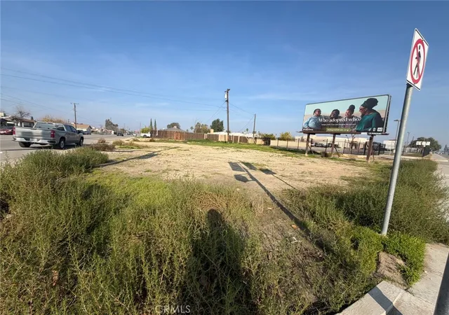 2nd image of 1000 E California, Bakersfield, CA 93307 | MLS# DW26036277